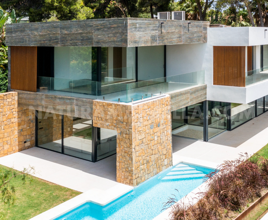 Golden Mile  – Modern 5B Villa – Near Beach & Town