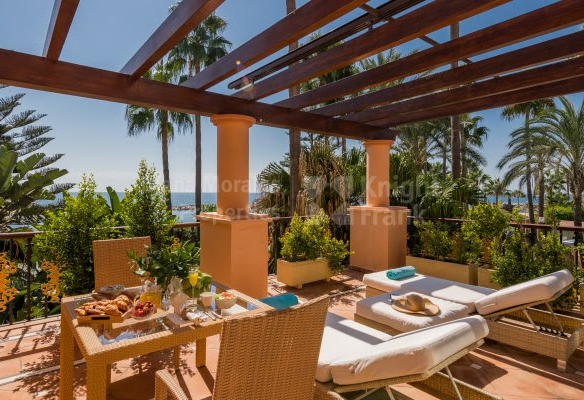 Puerto Banus -5B Beachfront  Luxury Apartment