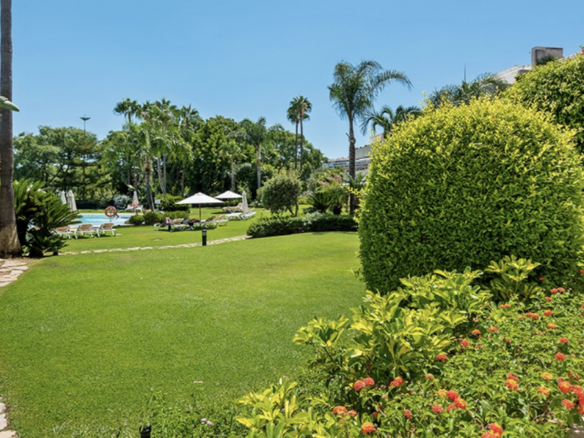 SOLD – seek similar – Los Granados Golf – 3B Garden Apartment  – 1st Line Golf