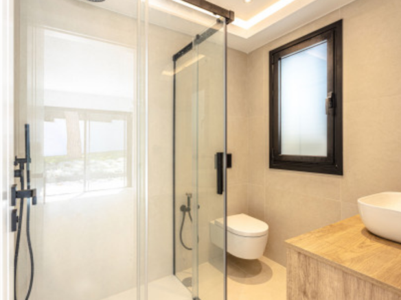 Marbella East – Reformed Villa near facilities