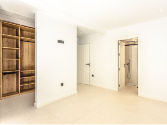 Marbella East – Reformed Villa near facilities