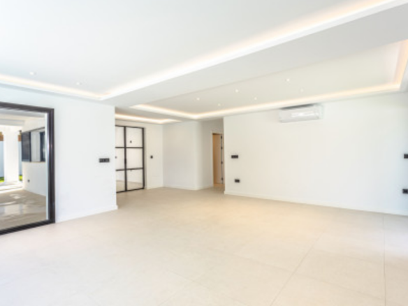 Marbella East – Reformed Villa near facilities