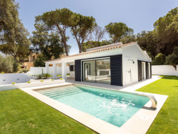 Marbella East – Reformed Villa near facilities