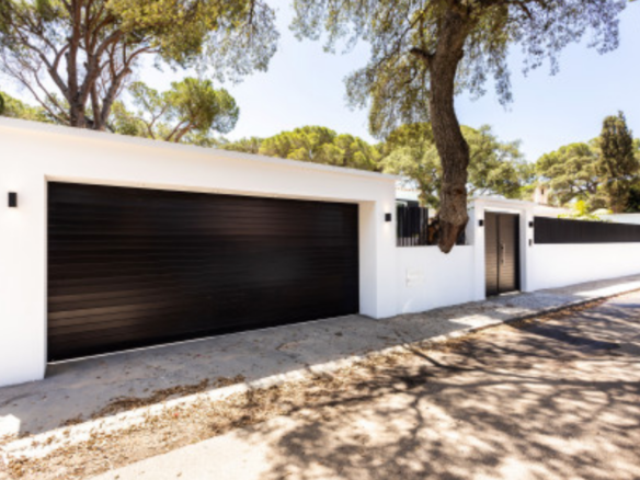 Marbella East – Reformed Villa near facilities