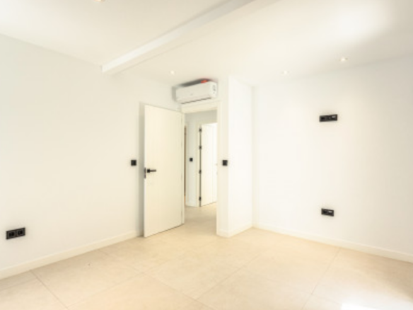 Marbella East – Reformed Villa near facilities