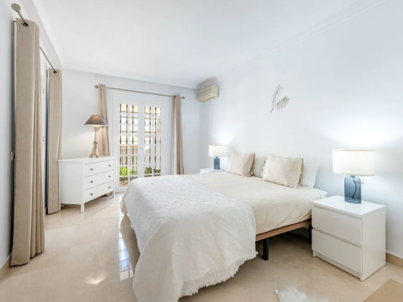 Nueva Andalucia – 3B Townhouse – Panoramic Views