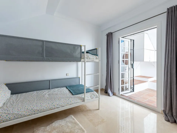 Nueva Andalucia – 3B Townhouse – Panoramic Views