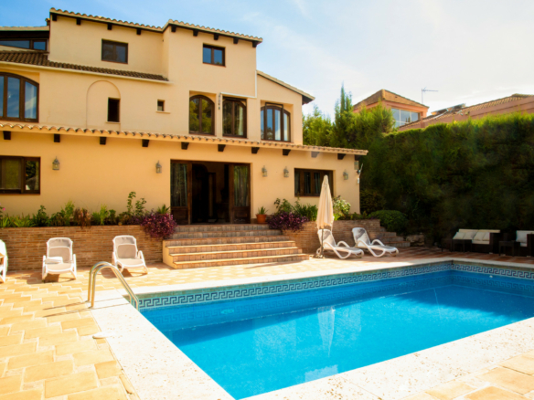 Nueva Andalucia –  7B Classic Andalucian Villa – Central