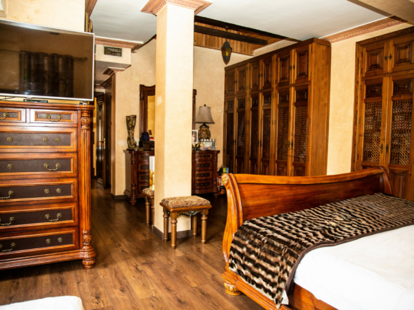Nueva Andalucia –  7B Classic Andalucian Villa – Central