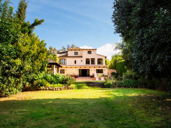 Nueva Andalucia –  7B Classic Andalucian Villa – Central