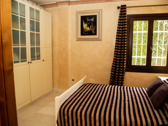 Nueva Andalucia –  7B Classic Andalucian Villa – Central