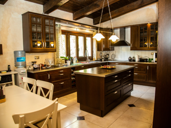 Nueva Andalucia –  7B Classic Andalucian Villa – Central