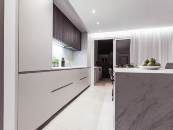 Nueva Andalucia  – 3B townhouse – Gated – Central