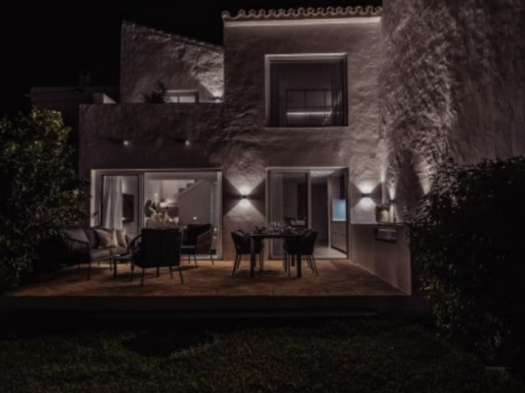 Nueva Andalucia  – 3B townhouse – Gated – Central