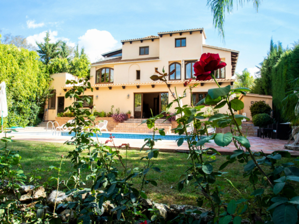 Nueva Andalucia –  7B Classic Andalucian Villa – Central