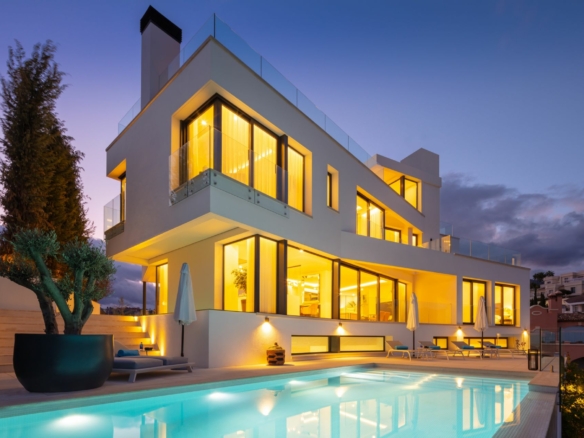 Benahavis – 5B Modern villa  -Panoramic Views