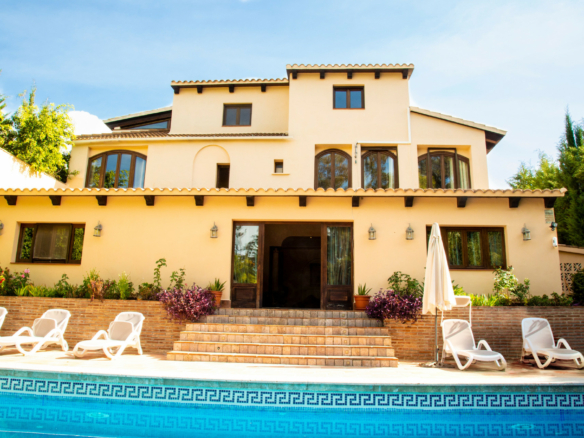 Nueva Andalucia –  7B Classic Andalucian Villa – Central