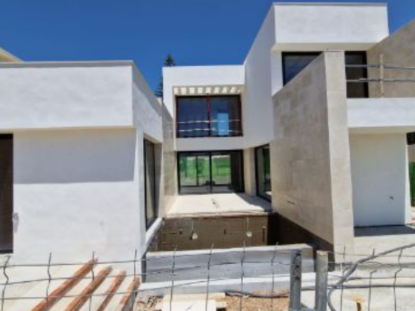 For sale – Nueva Andalucía – South Facing – Modern Villa – Near Port