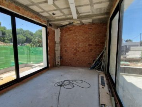 For sale – Nueva Andalucía – South Facing – Modern Villa – Near Port