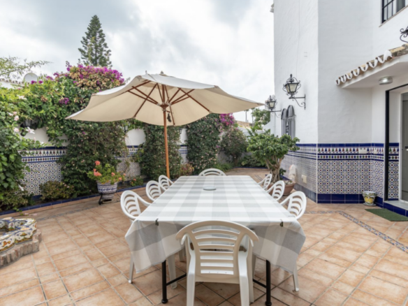 Golden Mile – Beachfront – 4B Semidetached Villa