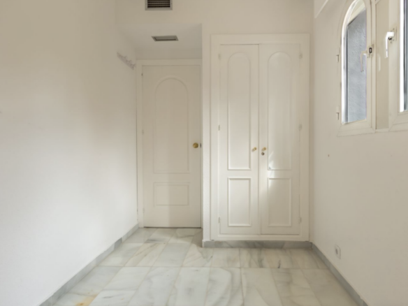 Golden Mile – Beachfront – 4B Semidetached Villa