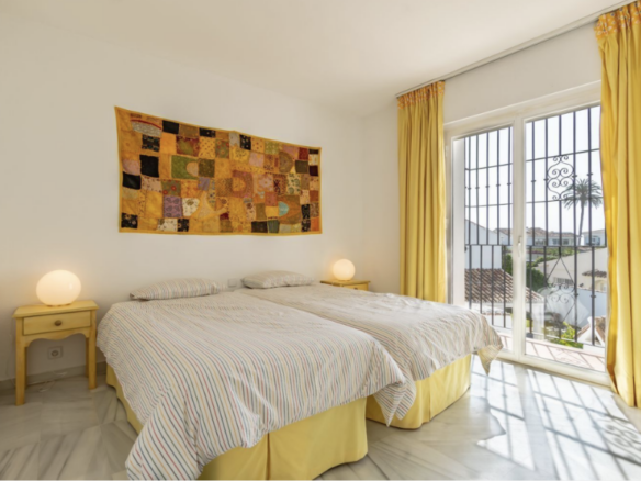 Golden Mile – Beachfront – 4B Semidetached Villa