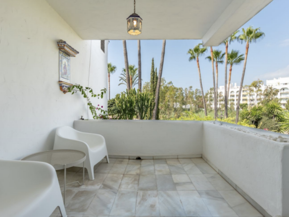 Golden Mile – Beachfront – 4B Semidetached Villa