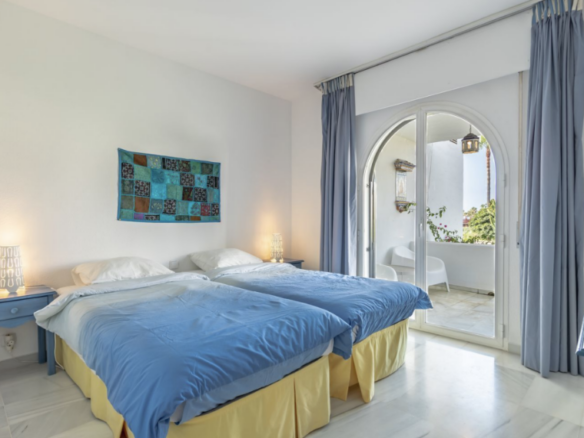 Golden Mile – Beachfront – 4B Semidetached Villa