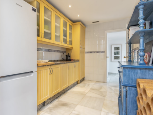 Golden Mile – Beachfront – 4B Semidetached Villa
