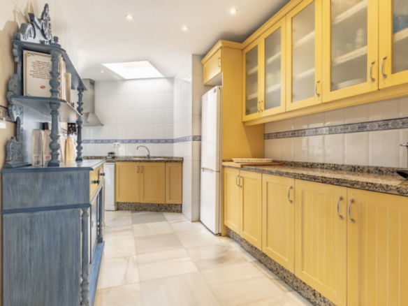 Golden Mile – Beachfront – 4B Semidetached Villa