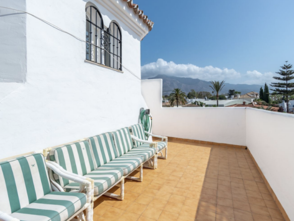 Golden Mile – Beachfront – 4B Semidetached Villa