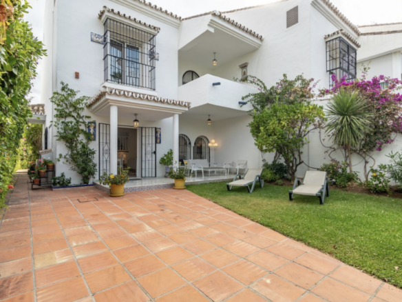 Golden Mile – Beachfront – 4B Semidetached Villa