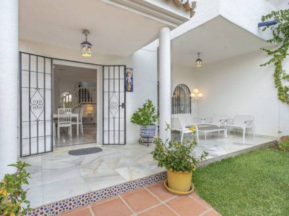 Golden Mile – Beachfront – 4B Semidetached Villa