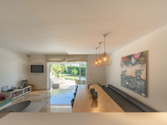 Nueva Andalucía -3B Townhouse -Gated Community-Near School