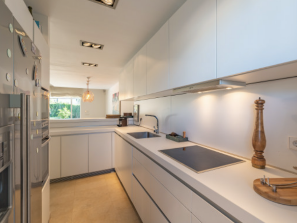 Nueva Andalucía -3B Townhouse -Gated Community-Near School