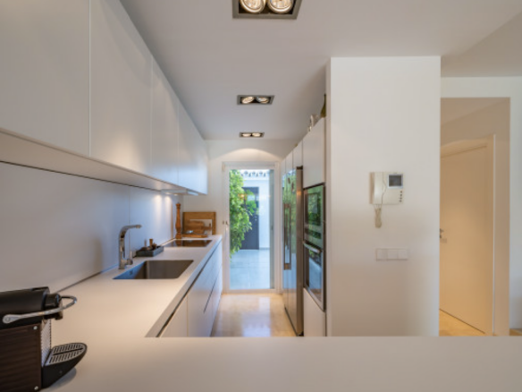 Nueva Andalucía -3B Townhouse -Gated Community-Near School