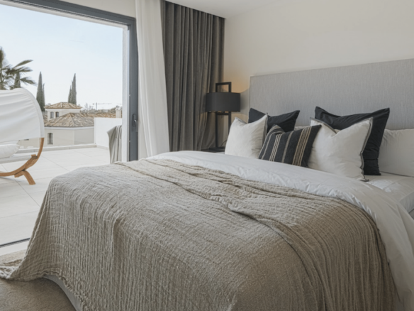 Nueva Andalucia – Modern 4B Villa – Turn Key Ready
