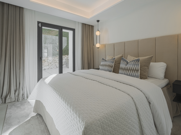 Nueva Andalucia – Modern 4B Villa – Turn Key Ready