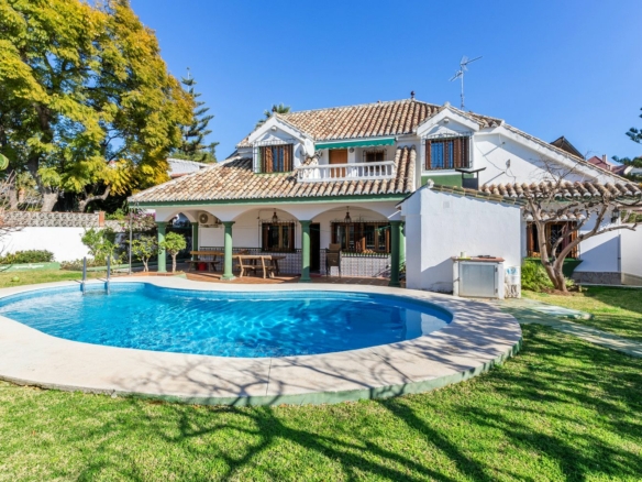 Marbella Town – 5B Villa to reform