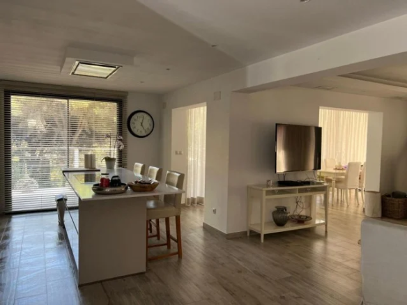 Marbella East – 5B Villa – Bargain
