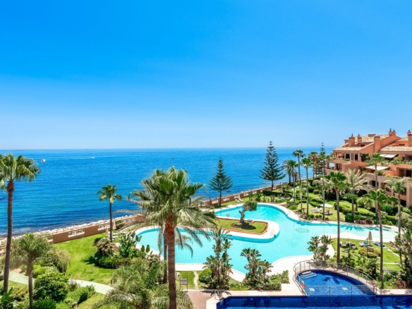 For Sale – Puerto Banus – Duplex Penthouse in Malibu – 1st Line Beach