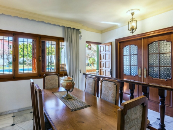 Marbella Town – 5B Villa to reform