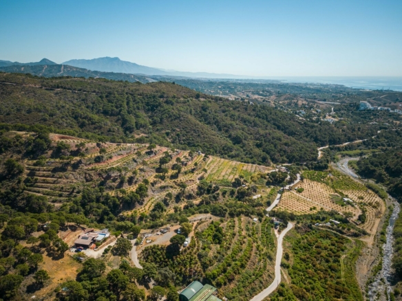Estepona – 6B Rustic Villa – Large Plot
