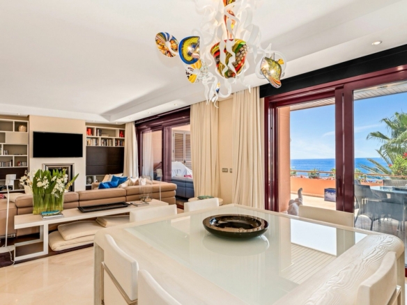For Sale – Puerto Banus – Duplex Penthouse in Malibu – 1st Line Beach