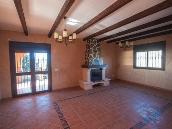Estepona – 6B Rustic Villa – Large Plot