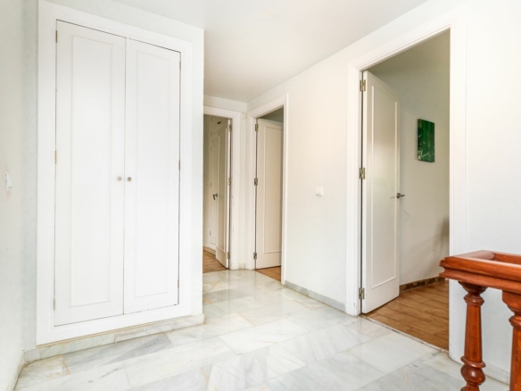 Marbella West – 3B Villa to Reform – 1st Line Golf