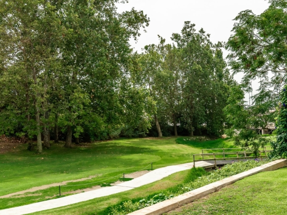Marbella West – 3B Villa to Reform – 1st Line Golf