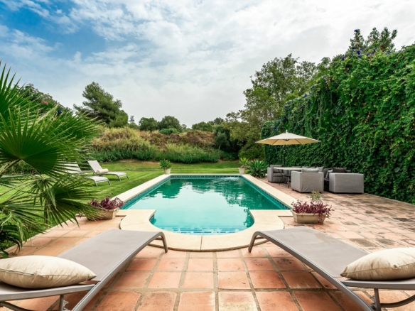 Marbella West – 3B Villa to Reform – 1st Line Golf