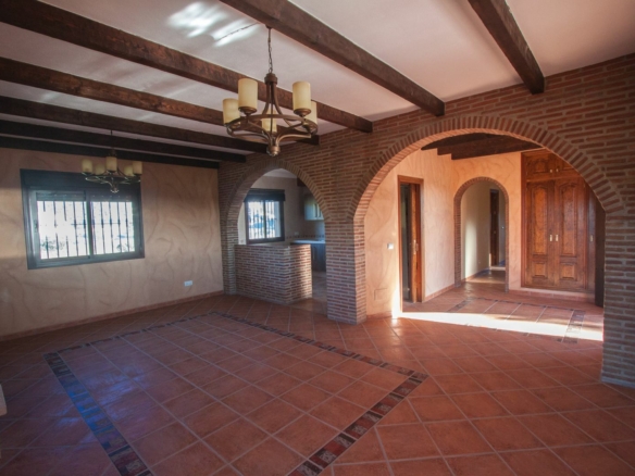 Estepona – 6B Rustic Villa – Large Plot