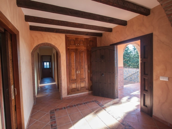Estepona – 6B Rustic Villa – Large Plot